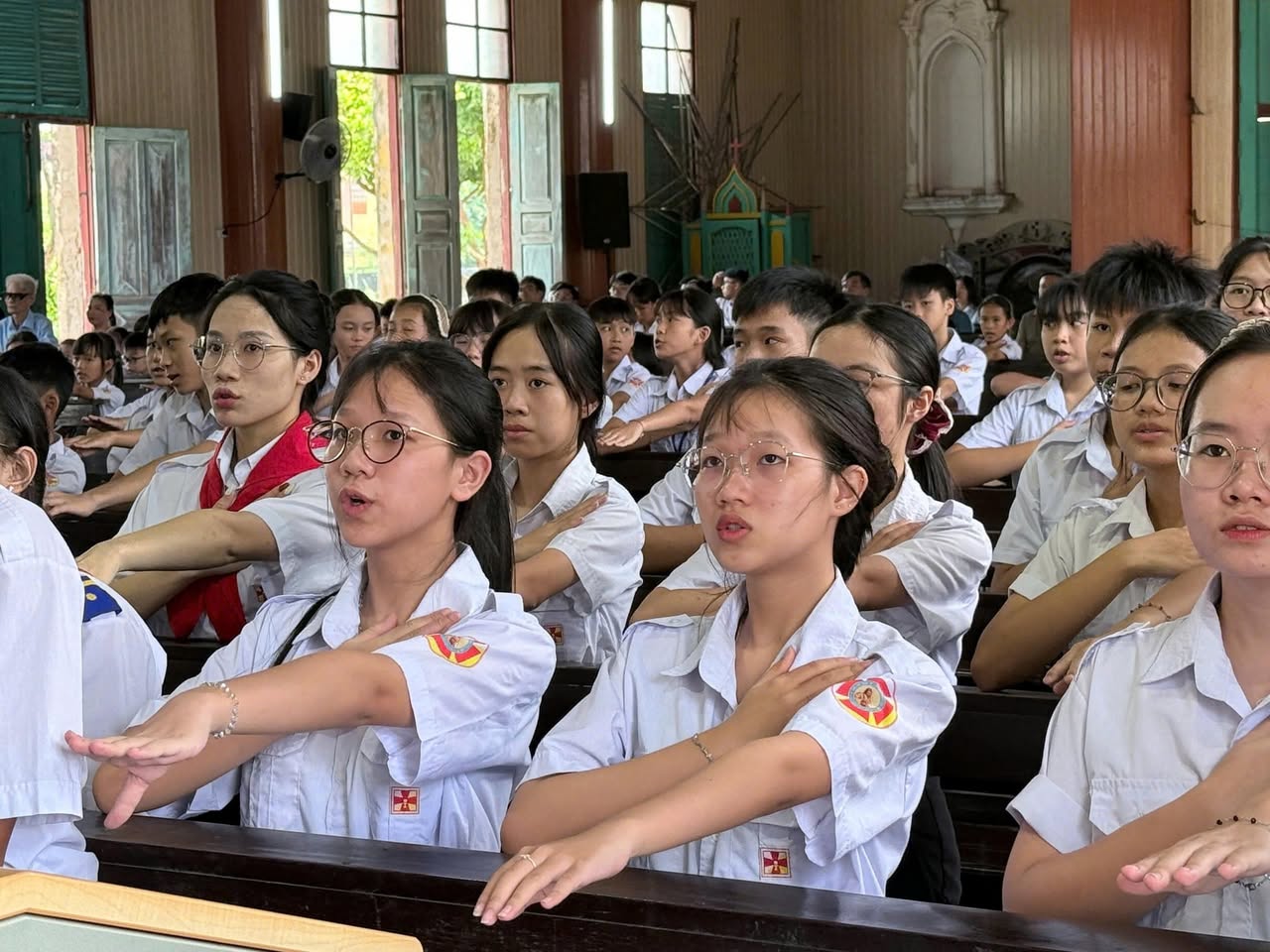 Giáo Xứ Thiết Tranh: Khai giảng năm học mới 2026-2027 và nghi thức gia nhập,nâng ngành Thiếu Nhi Thánh Thể.