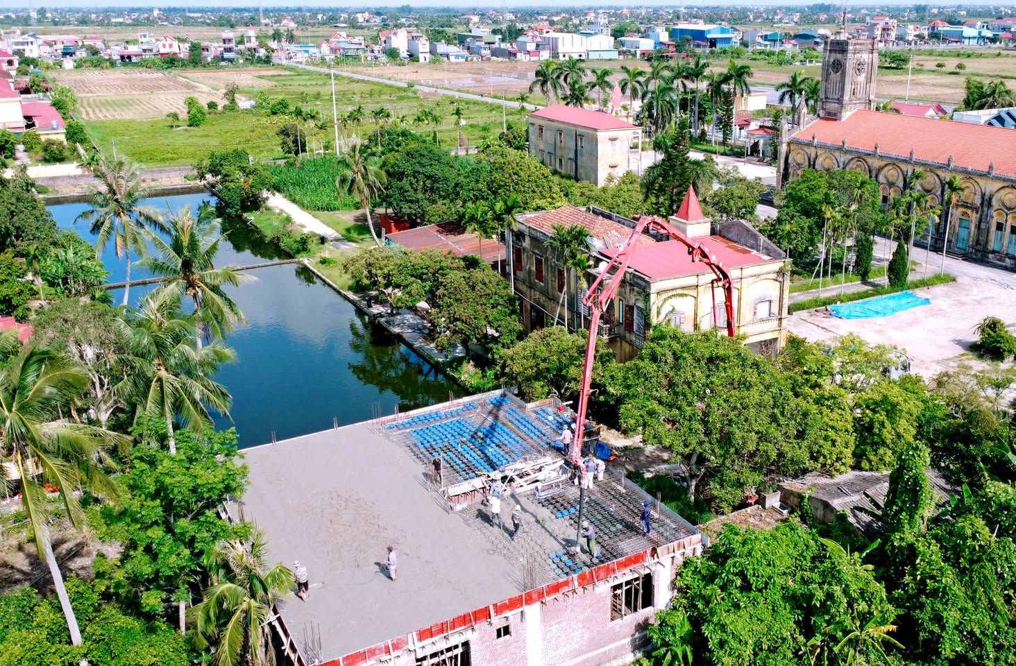 Cập nhật công trình mới của Giáo Xứ - Hoàn thành đổ mái 1