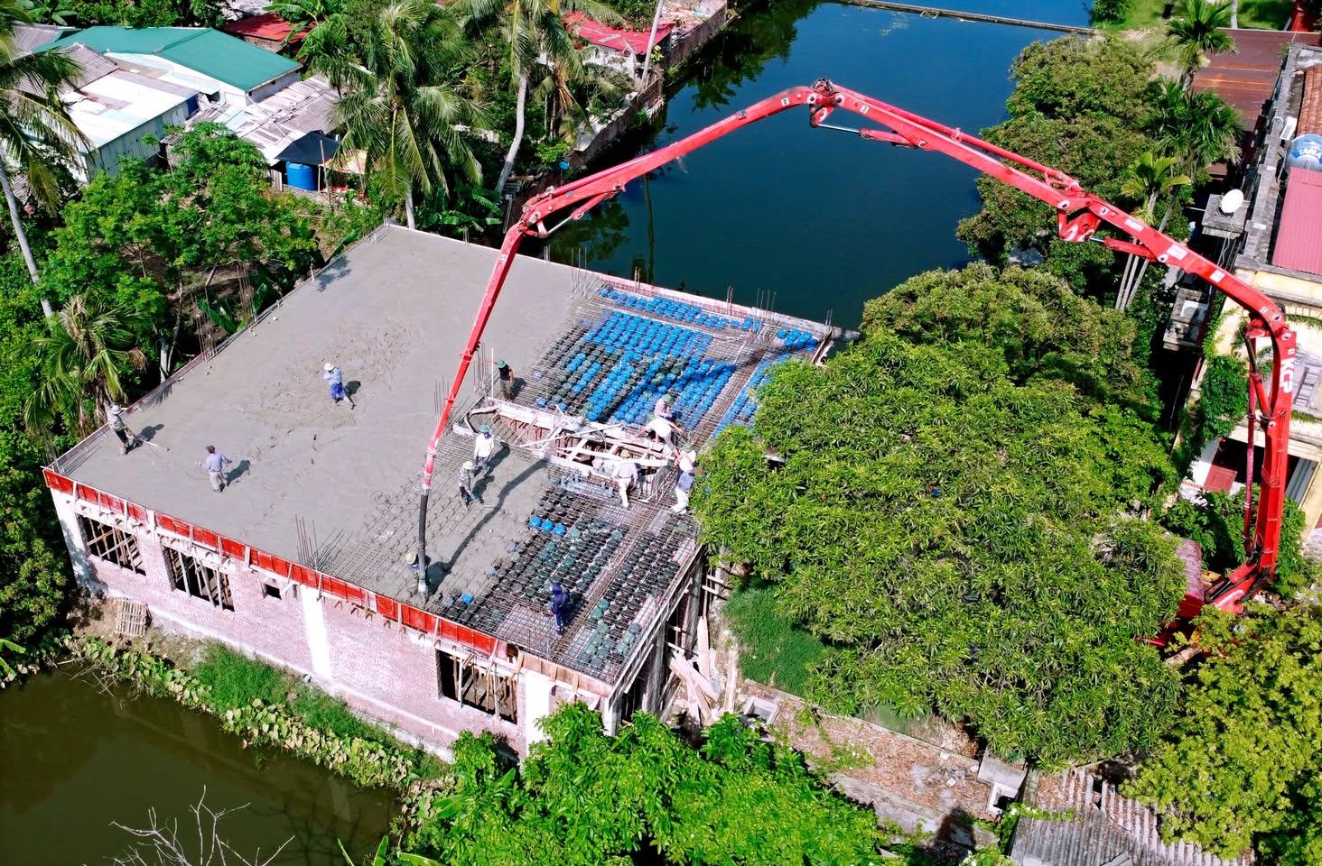 Cập nhật công trình mới của Giáo Xứ - Hoàn thành đổ mái 1