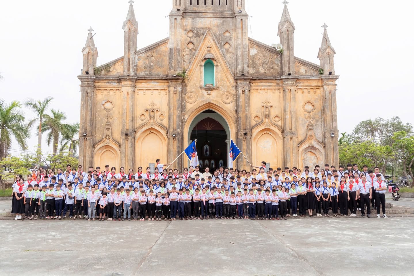 Thánh lễ thành lập Xứ Đoàn Gioan Phaolô II – Giáo Xứ Thiết Tranh Và Xứ Đoàn Piô X – Giáo Xứ An Cầu