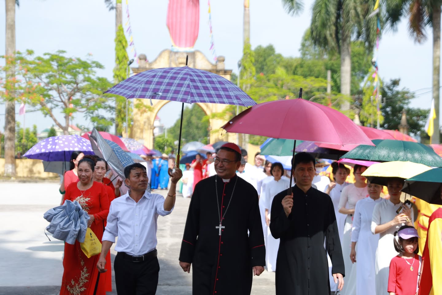 Mừng kính thánh Vinh Sơn Phaolô - Bổn mạng Đức Giám Mục Giáo Phận - Đức Cha Vinh Sơn Nguyễn Văn Bản