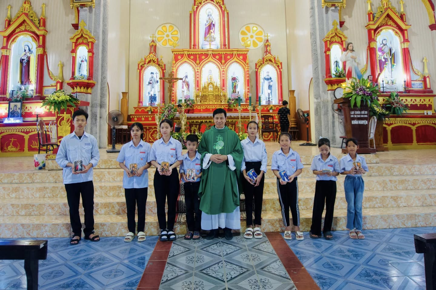 Hôm nay,Chúa Nhật ngày 4/8/2024 sau thánh lễ dành cho các em TNTT vào lúc 15:00 chiều.Cha xứ cùng các anh chị trong ban…