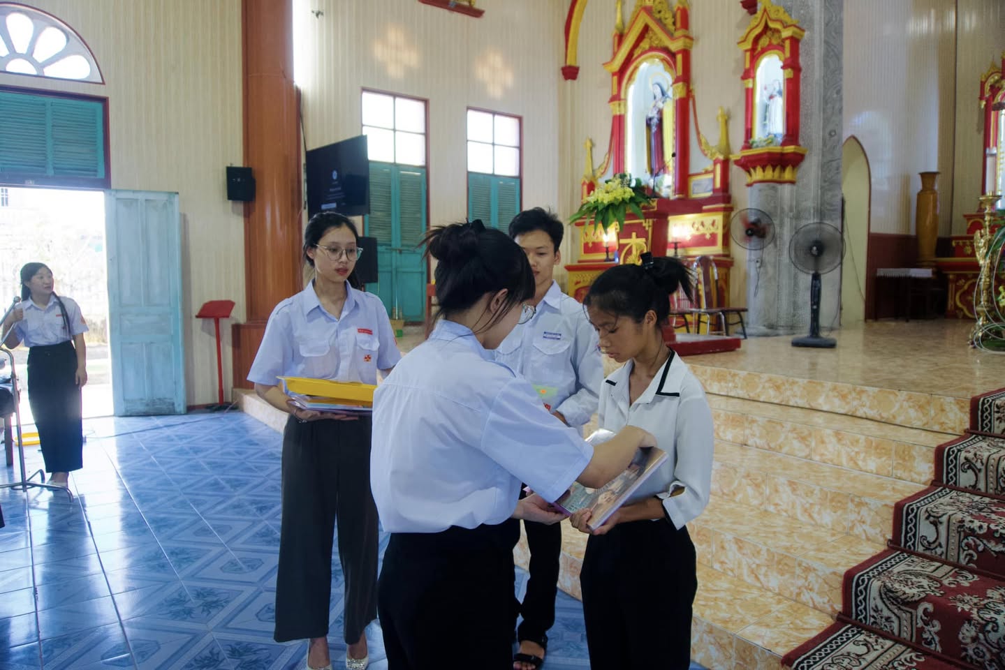 Hôm nay,Chúa Nhật ngày 4/8/2024 sau thánh lễ dành cho các em TNTT vào lúc 15:00 chiều.Cha xứ cùng các anh chị trong ban…