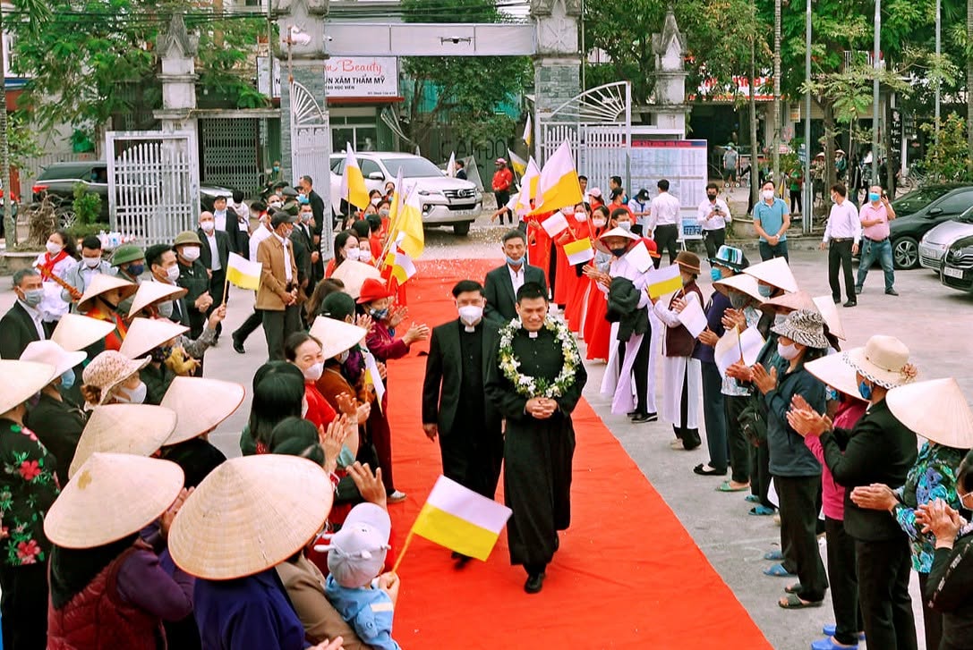 Cha Gioakim Vũ Văn Tuyền nhận xứ Bạch Xa